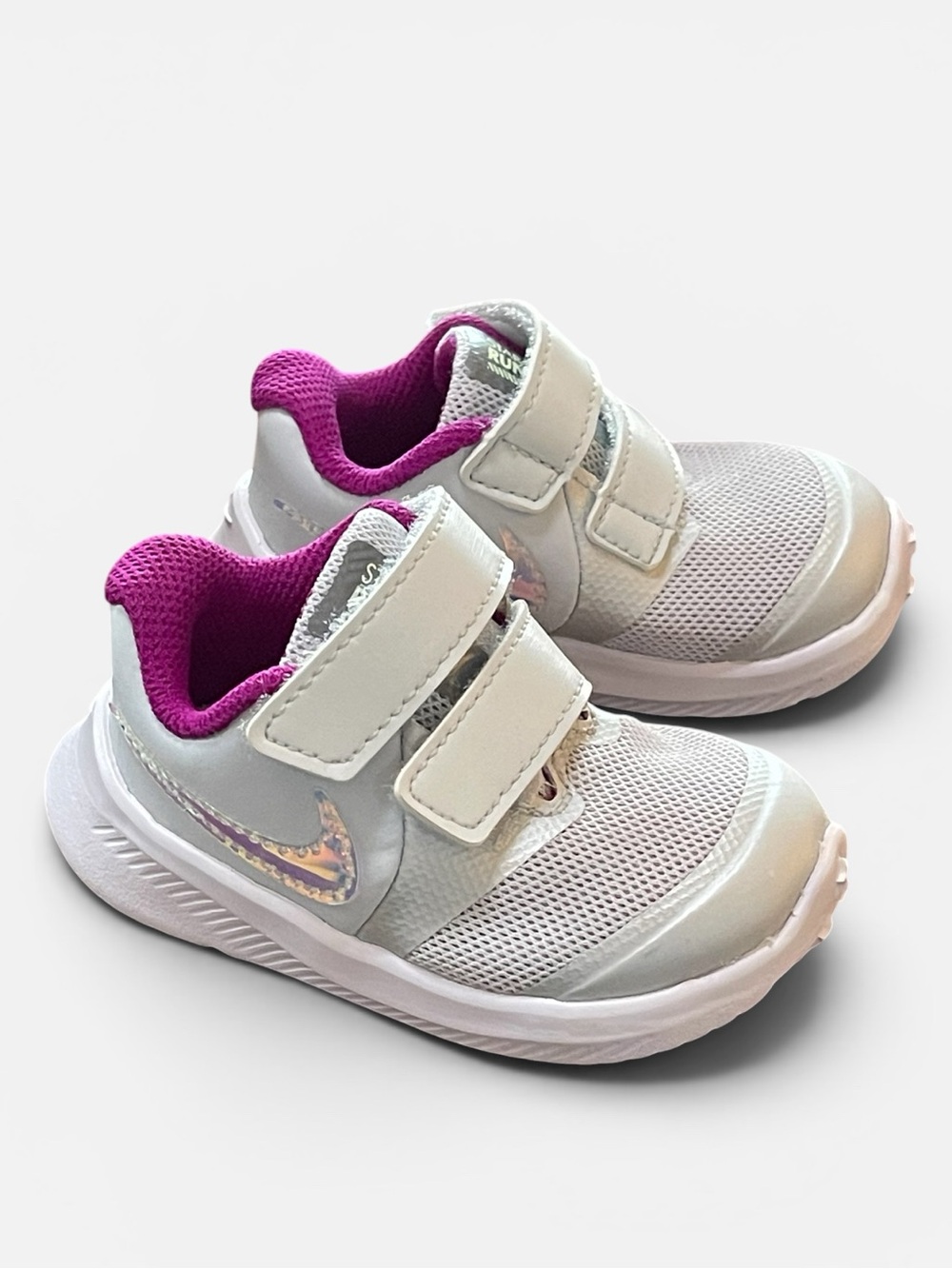 Nike Infant Star Runner White Sneakers Sz 3C Pink Lining Iridescent Swoosh